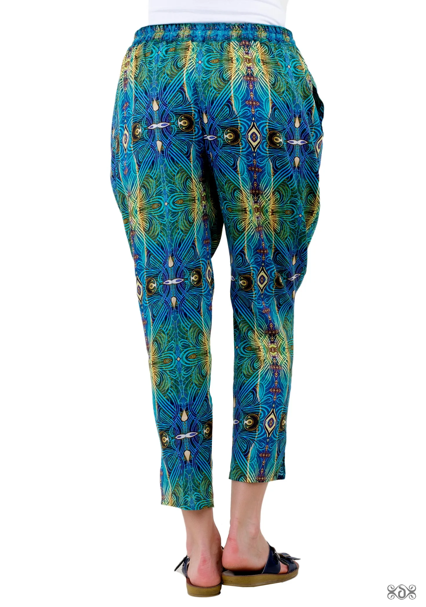 ART NOUVEAU Artistic Green Devarshy Pure Cotton Ladies Tapered Pant - 1118A