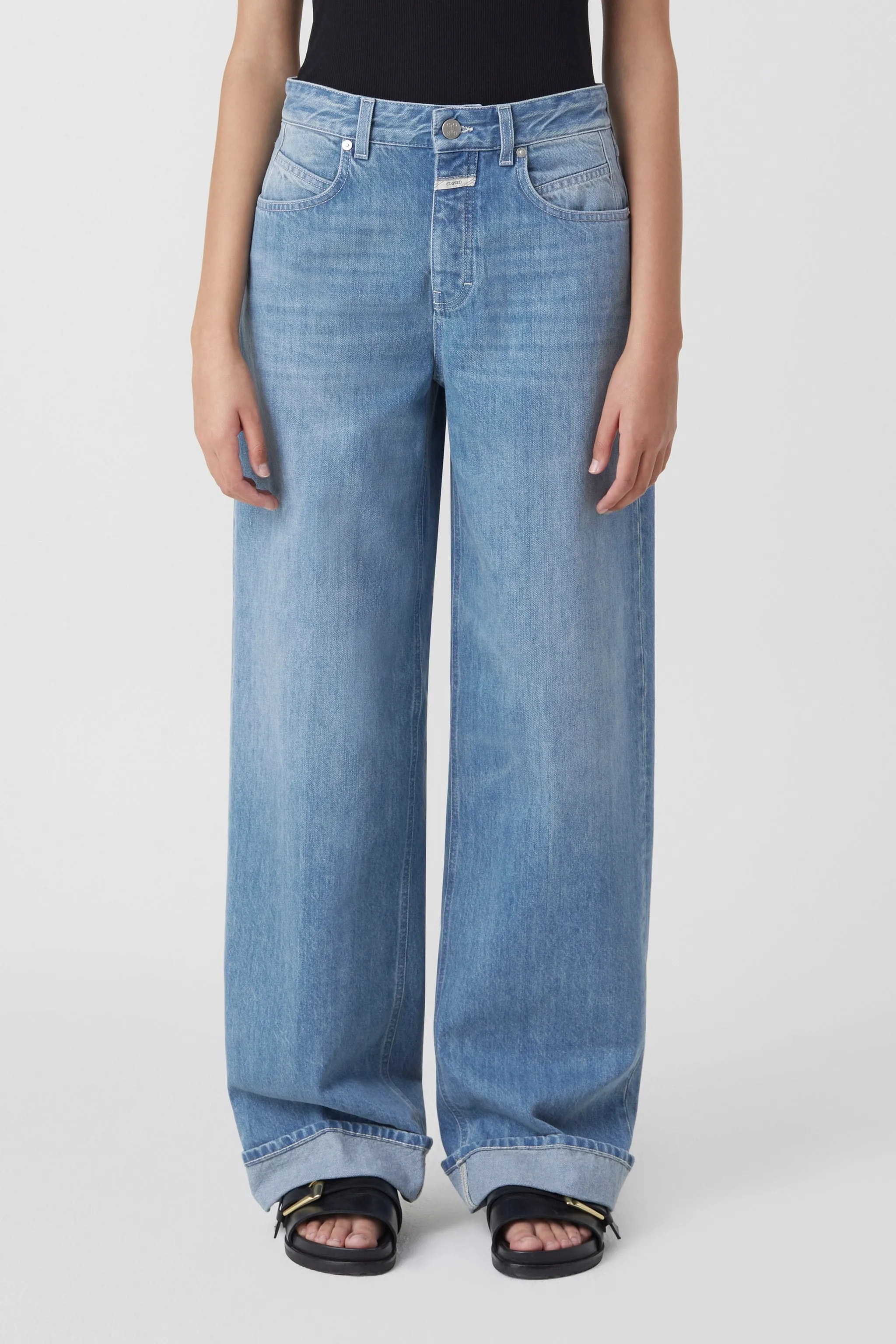 NIKKA WIDE JEANS | MID BLUE