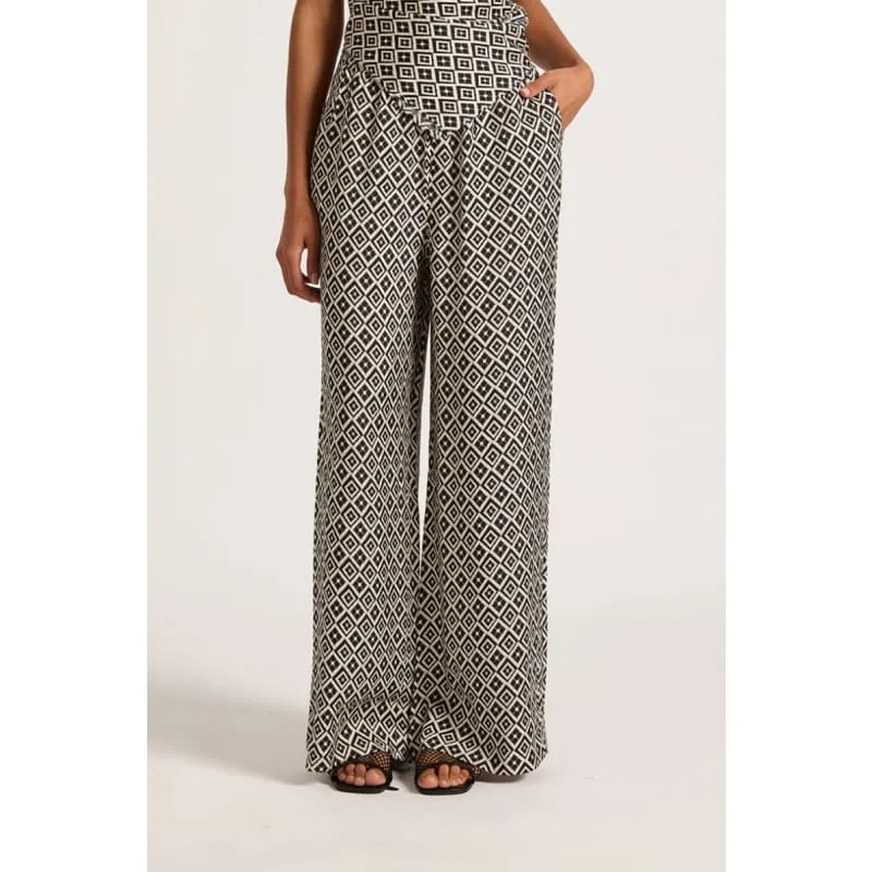 Simone Pant| Daiya