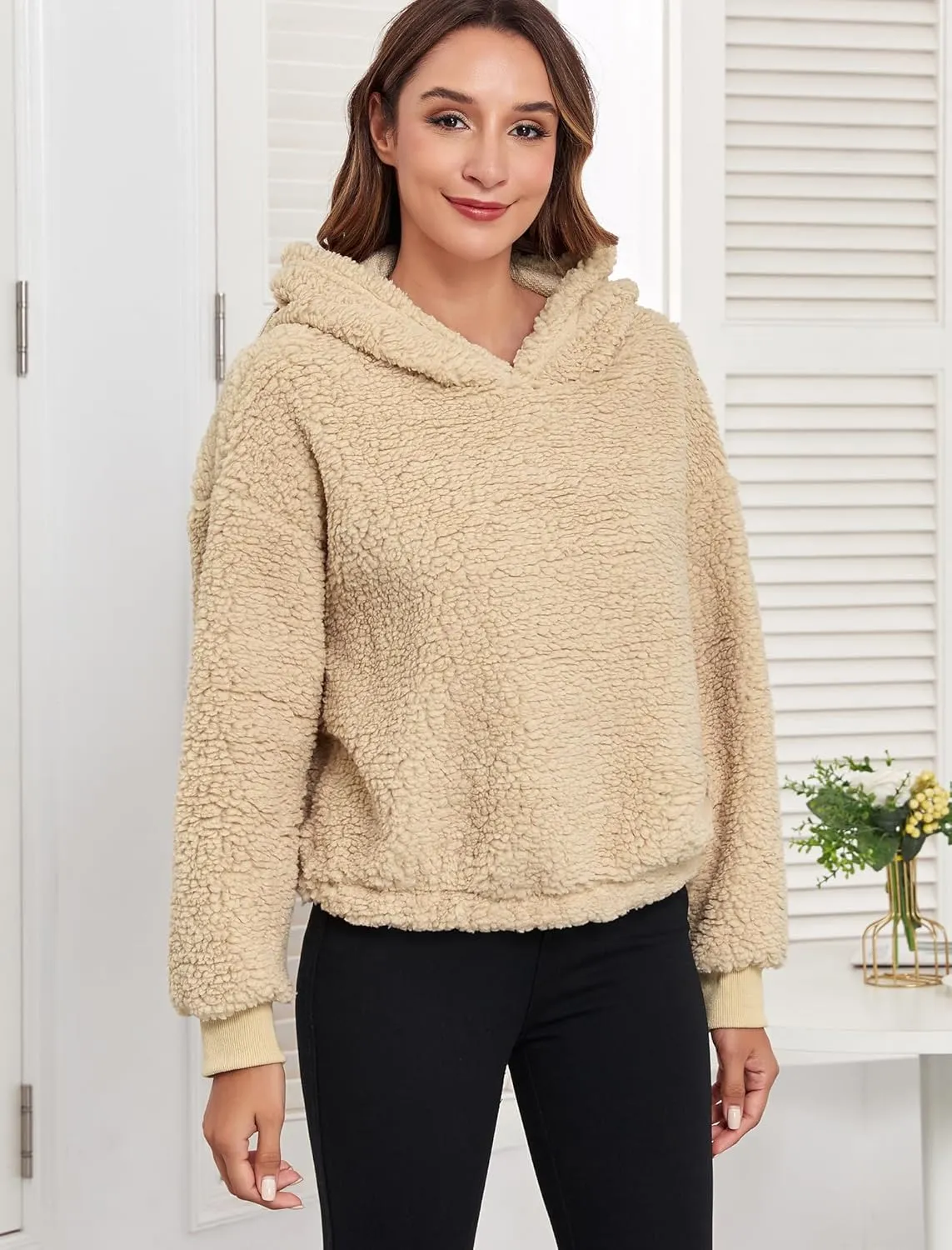 ZAFUL Women's Fuzzy Crop Hoodie Pullover Drop Shoulder Teddy Fluffy Long Sleeve Sweatshirt